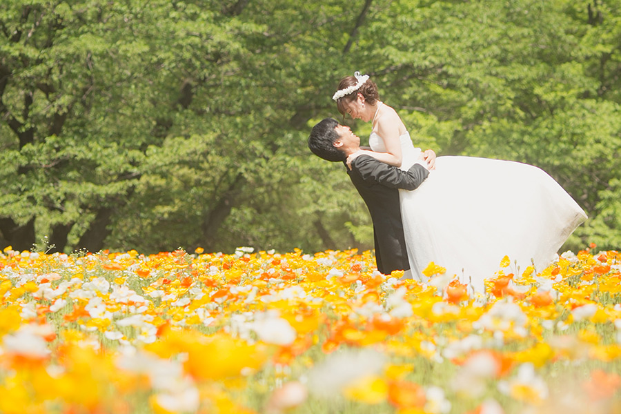昭和記念公園の花畑で前撮りプラン フォトウェディング 結婚式の前撮りキャンペーン