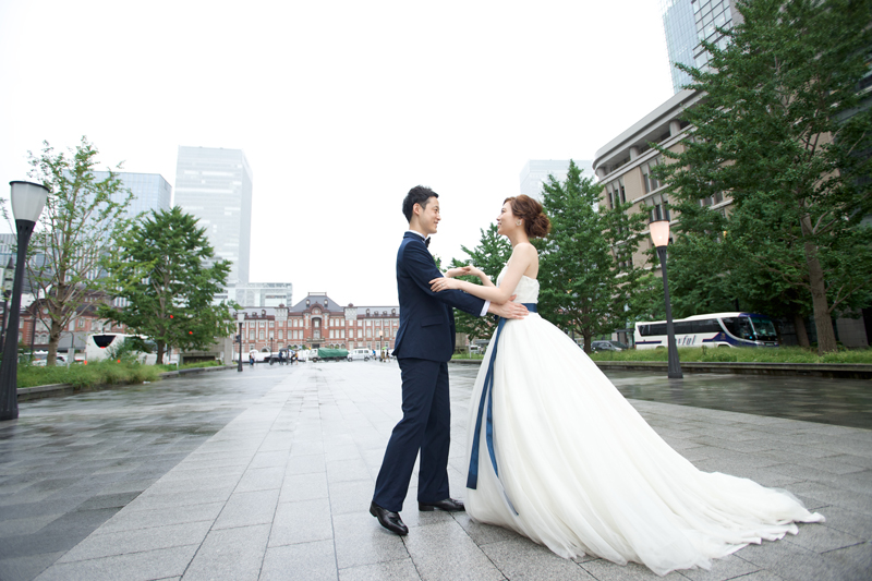東京駅周辺エリアで撮影する ナチュラルで上品なウェディングフォト フォトウェディング 結婚式の前撮り Howtoコラム