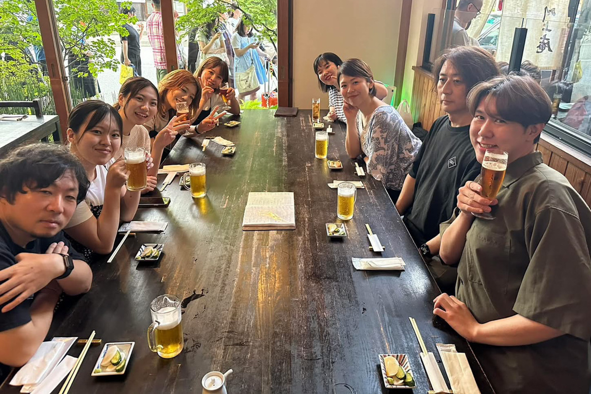 社員旅行の運動会の様子の写真